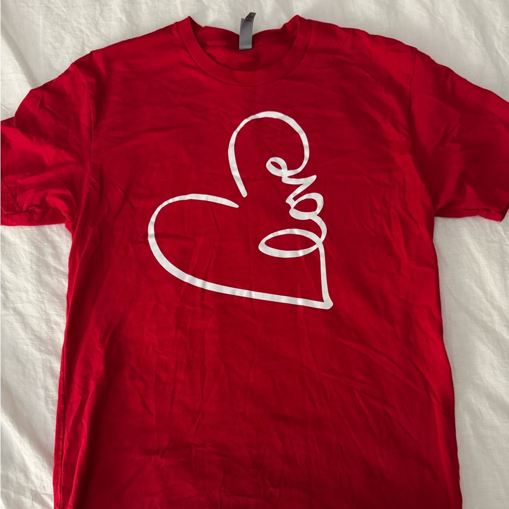 LIKE NEW Red love/heart graphic T